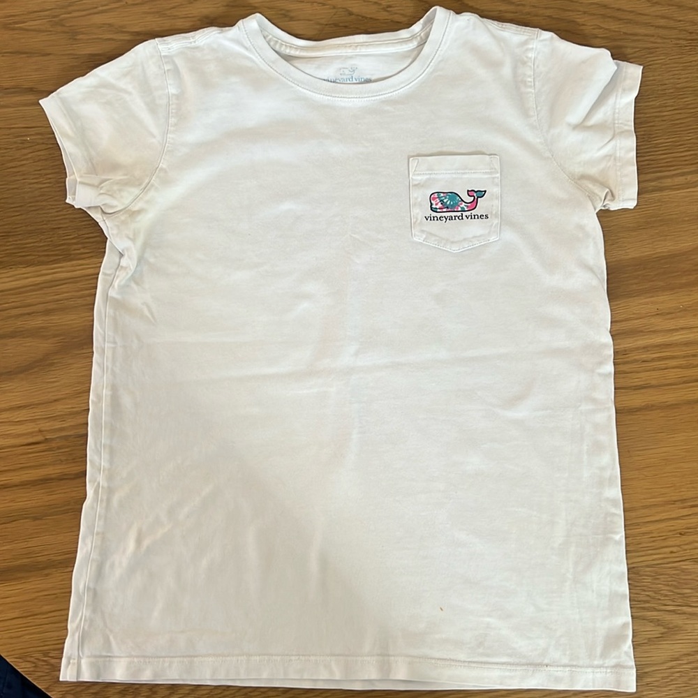 Girls Vineyard Vines whale t-shirt